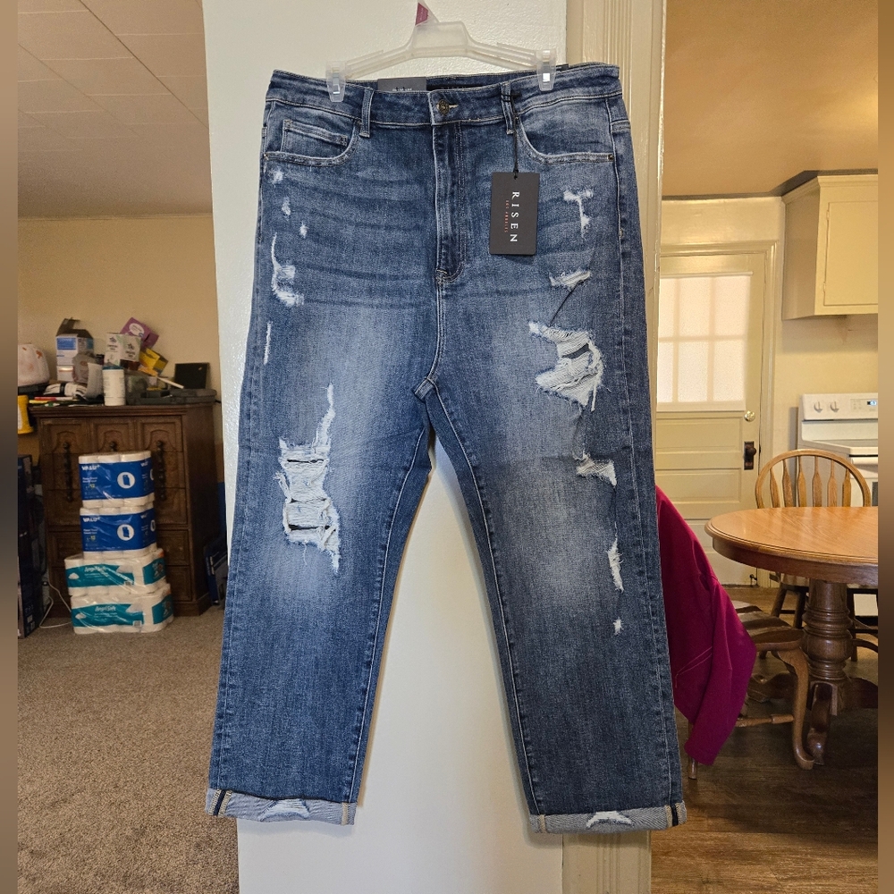 Brand new!! NWT Risen stretchy distressed denim jeans size 2X